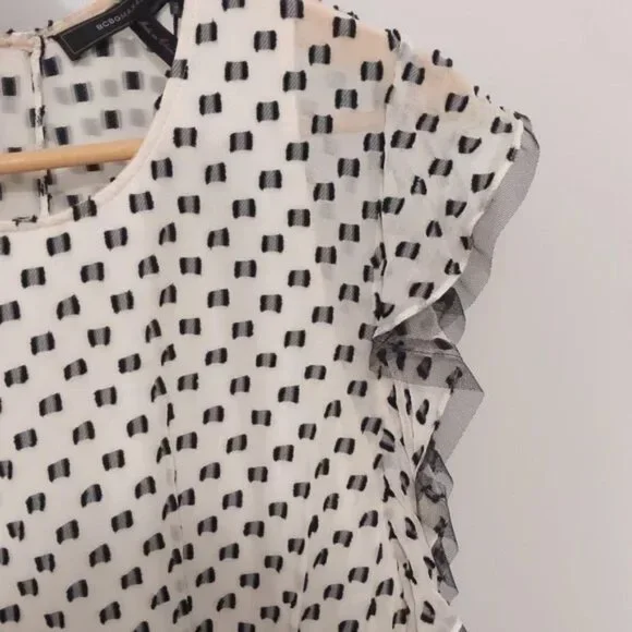 NWT BCBG Silk Blend Cocktail Dress with Ruffle Sleeves Size 10 - Picture 5 of 12